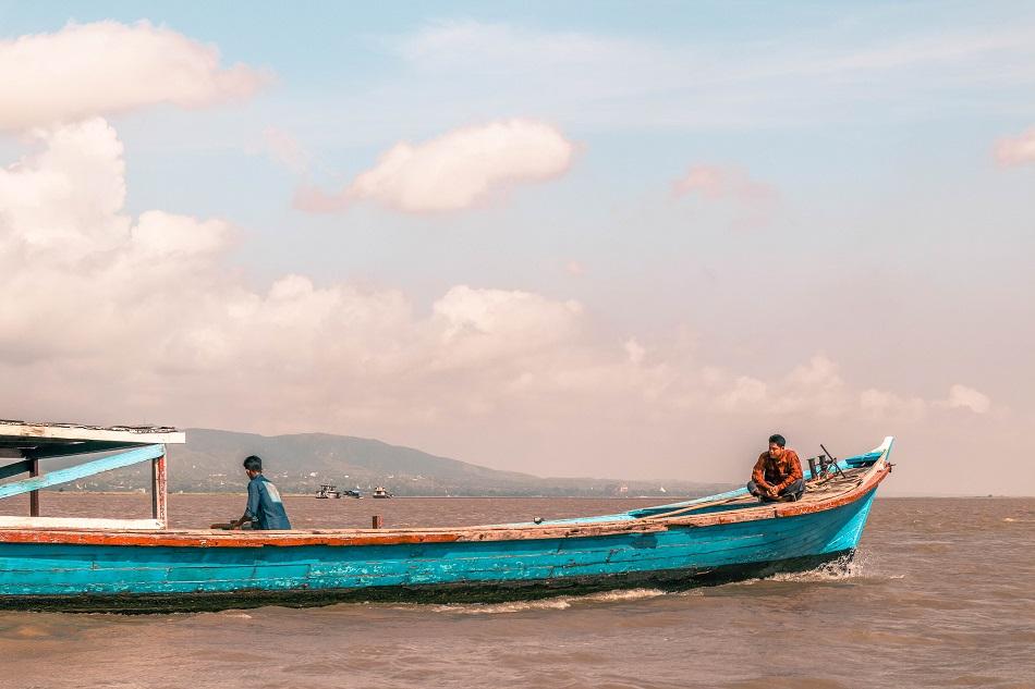 Boat ride to Mingun, Myanmar