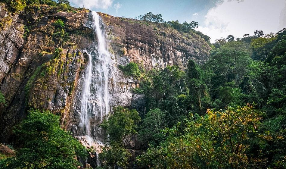 Diyaluma Falls, Sri Lanka