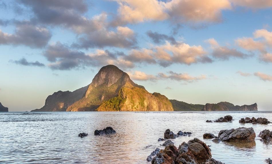 El Nido beach sunset