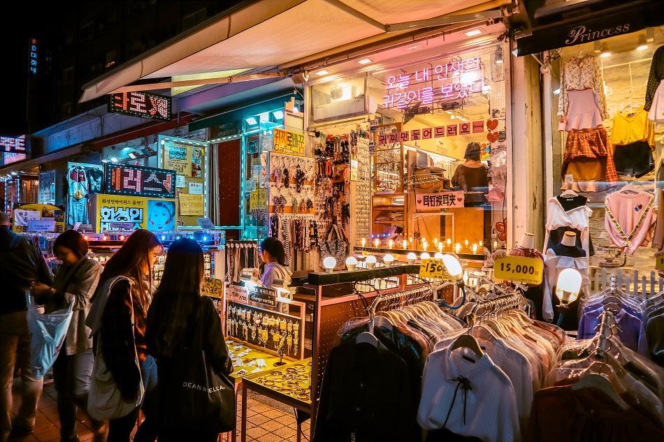 Shopping in Hongdare, Seoul