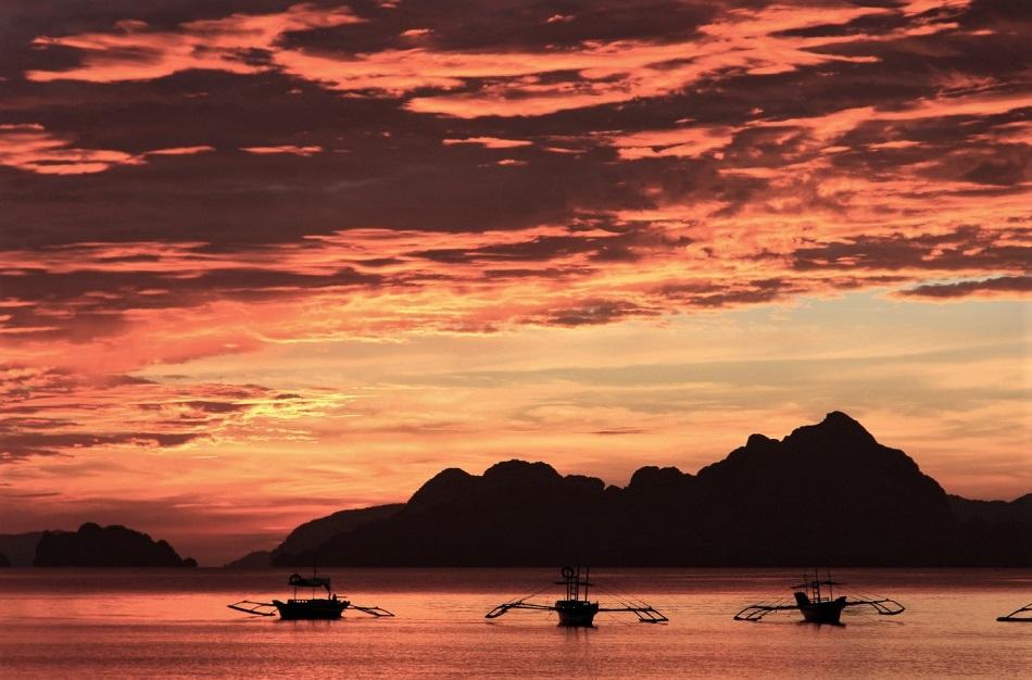 Las Cabanas Beach El Nido sunset
